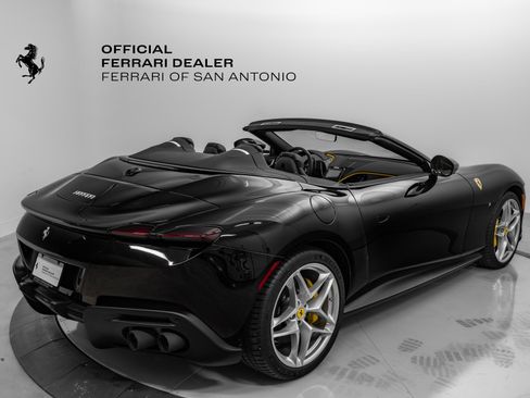 Certified 2025 Ferrari Roma Base image 10