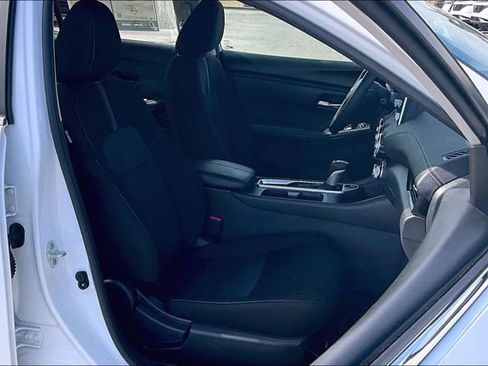 Certified 2025 Nissan Sentra SV image 26