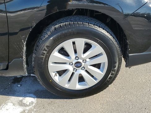 Used 2019 Subaru Outback 2.5i Premium image 6