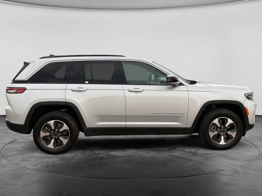 Used 2024 Jeep Grand Cherokee Limited 4xe AWD/4WD image 11