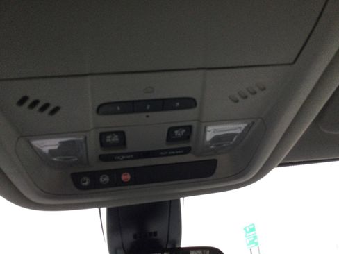 Used 2023 GMC Acadia SLE w/ Driver Convenience Package image 21