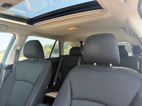 Used 2017 Subaru Outback 2.5i Premium AWD/4WD image 12