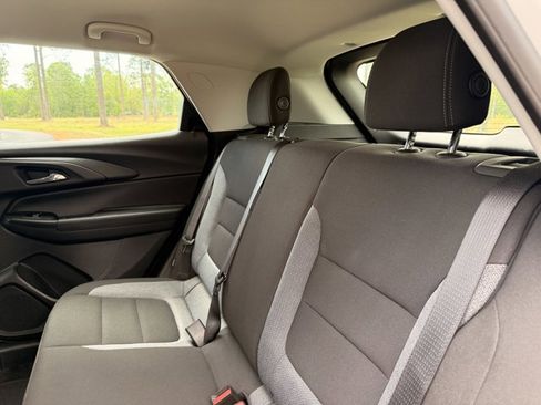 Used 2023 Chevrolet TrailBlazer LS image 28
