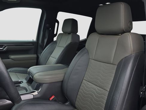 Used 2023 Chevrolet Silverado 1500 ZR2 w/ Technology Package image 7