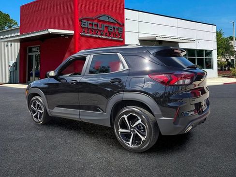Used 2023 Chevrolet TrailBlazer RS w/ Convenience Package AWD/4WD image 3