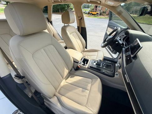 Used 2018 Audi Q5 Prestige w/ Prestige Package AWD/4WD image 12