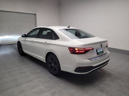 Used 2023 Volkswagen Jetta SE FWD image 5