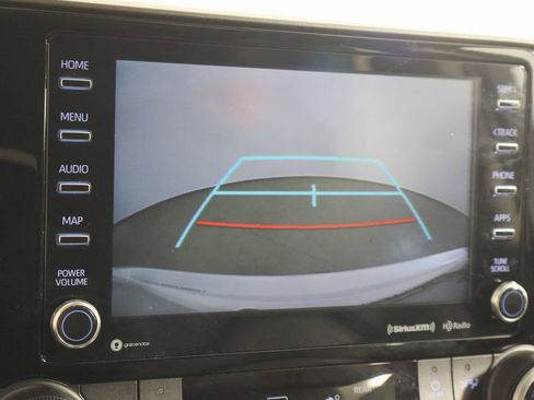 Used 2021 Toyota Highlander XLE image 34