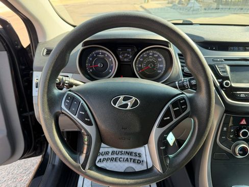 Used 2016 Hyundai Elantra SE w/ Option Group 02 FWD image 16