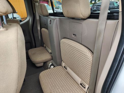 Used 2016 Nissan Frontier SV RWD image 19