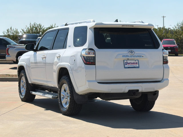 Used 2017 Toyota 4Runner SR5 AWD/4WD image 6