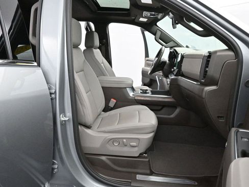 Used 2025 GMC Sierra 2500 SLT w/ SLT Premium Package image 33