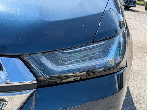 Used 2023 Chevrolet Traverse LS image 9