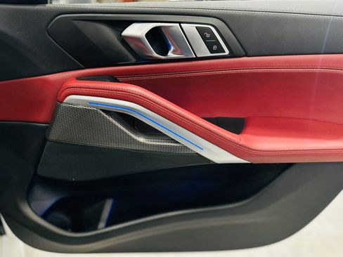 Used 2022 BMW X6 xDrive40i w/ M Sport Package image 10