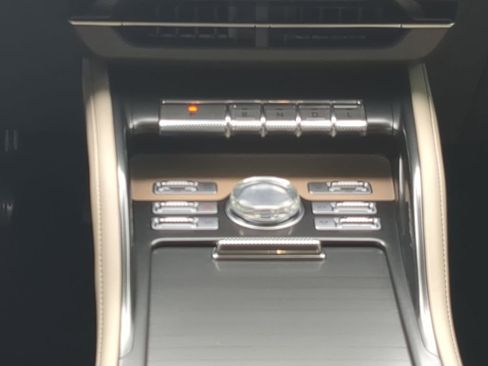 Used 2024 Lincoln Nautilus Reserve image 27