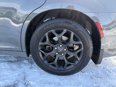 Used 2019 Chrysler 300 S w/ 300S Premium Group image 31