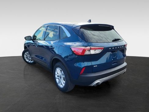 Used 2020 Ford Escape SE image 5