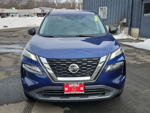 Used 2021 Nissan Rogue S image 2