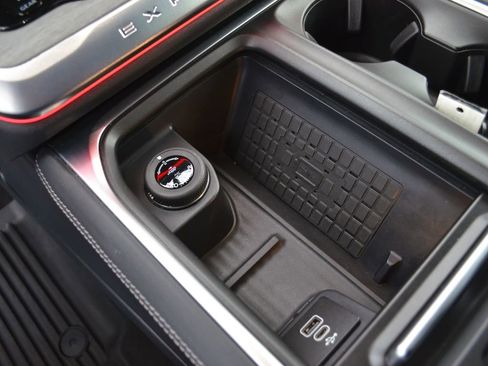 Used 2025 Ford Expedition Max Platinum image 22