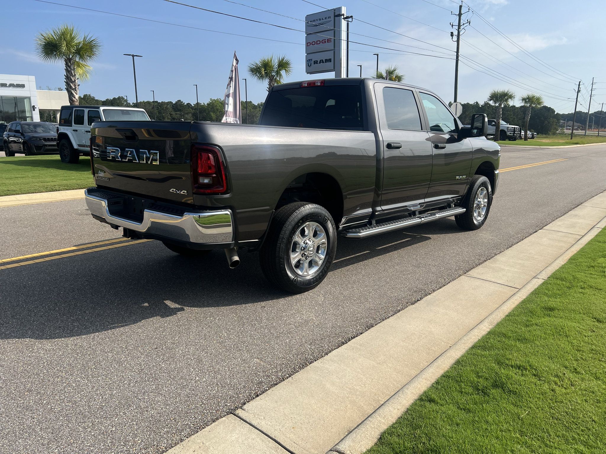 Certified 2026 RAM 2500 Big Horn AWD/4WD image 3