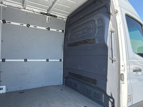 Used 2024 Mercedes-Benz Sprinter 3500 image 13
