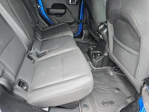 Used 2023 Jeep Gladiator Sport AWD/4WD image 13