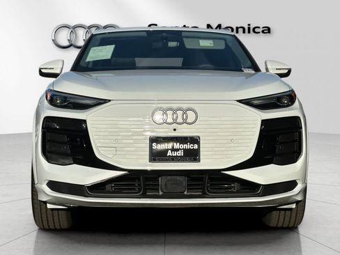 Used 2025 Audi Q6 e-tron Premium w/ Convenience Package image 10