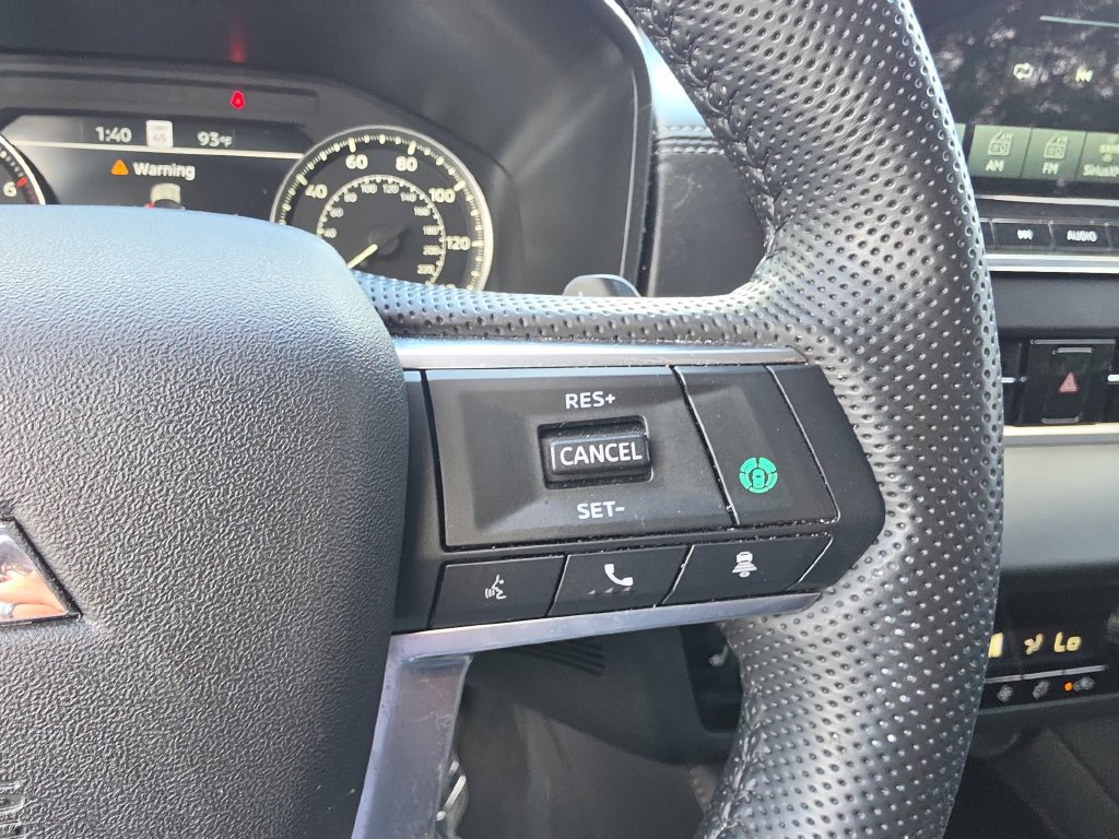 Used 2024 Mitsubishi Outlander SE Black Edition FWD image 23