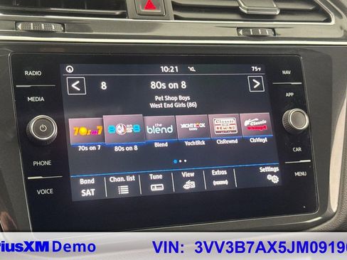 Used 2018 Volkswagen Tiguan SEL FWD image 36