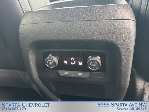 Used 2025 Chevrolet Traverse Z71 image 25