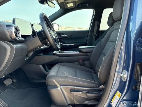 Used 2025 Chevrolet Equinox LT AWD/4WD image 13