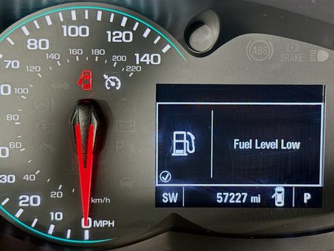 Used 2022 Chevrolet Trax LT w/ LT Convenience Package FWD image 14