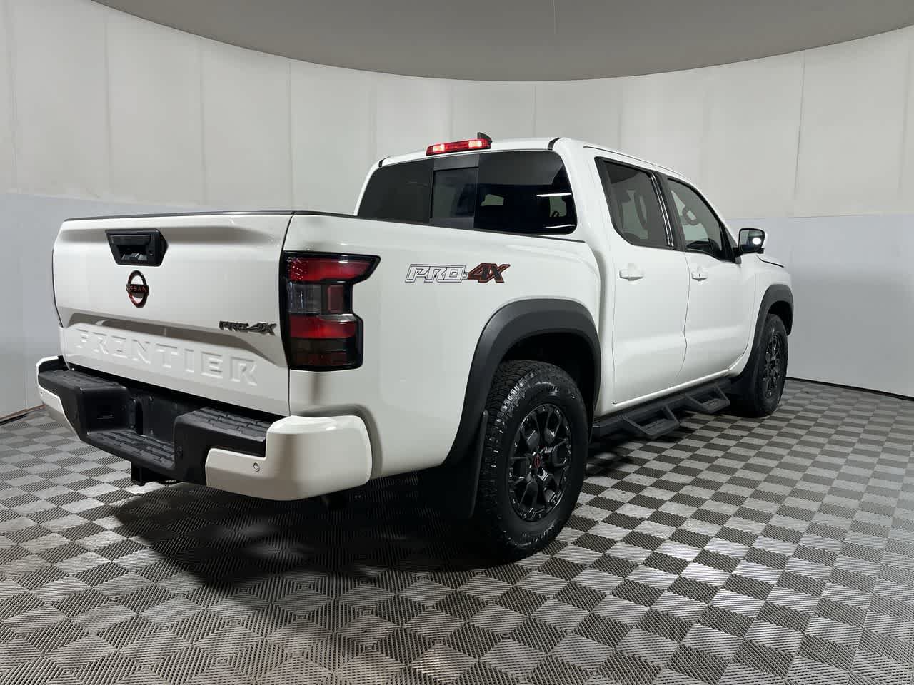 Used 2023 Nissan Frontier PRO-4X w/ Pro-4X Premium Package AWD/4WD image 8