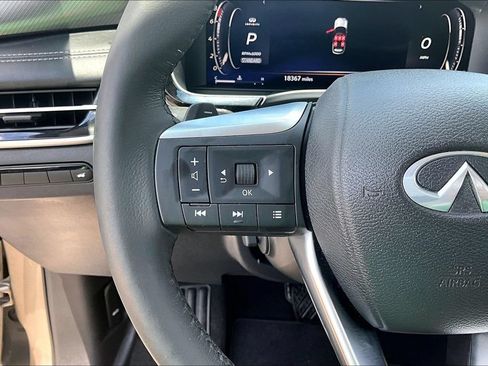 Used 2023 INFINITI QX60 Luxe w/ Performance Audio Package FWD image 11