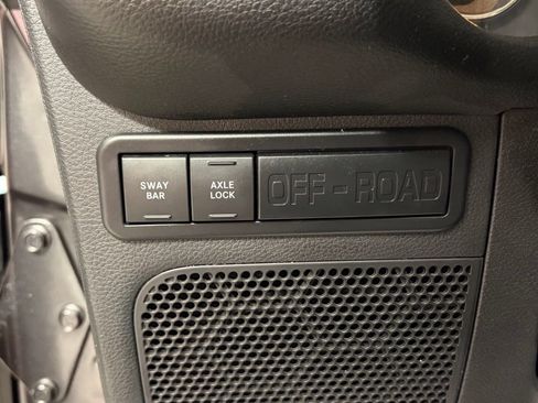 Used 2016 Jeep Wrangler Unlimited Rubicon w/ Connectivity Group AWD/4WD image 14