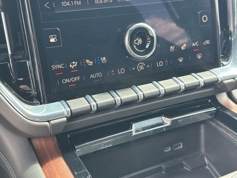 Certified 2025 GMC Yukon Denali AWD/4WD image 10