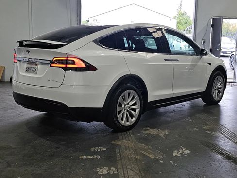 Used 2019 Tesla Model X AWD/4WD image 4