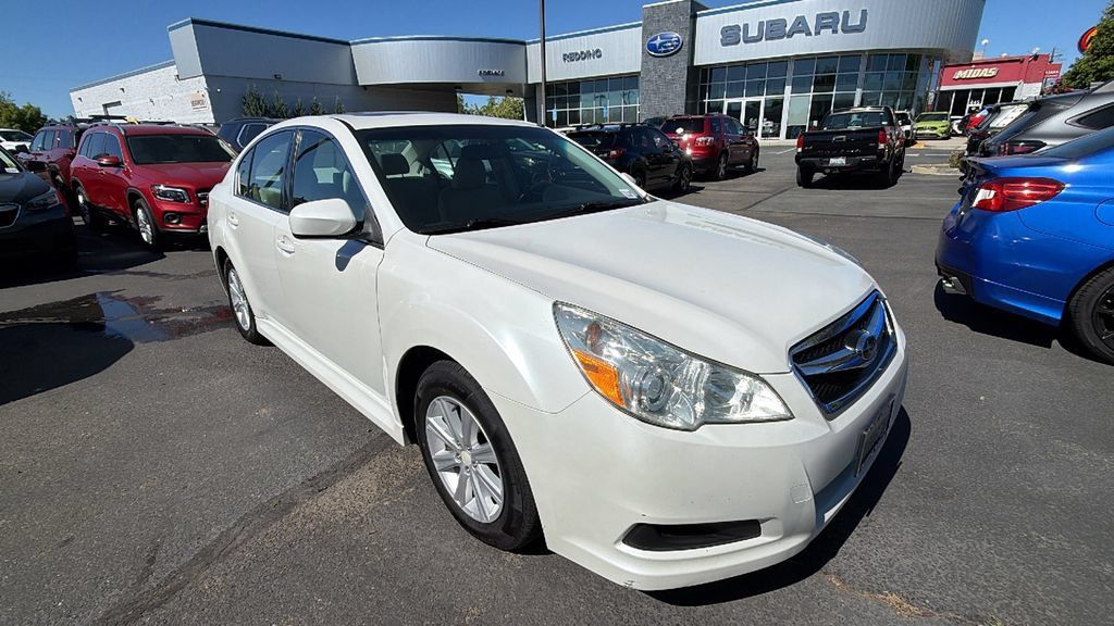 Used 2011 Subaru Legacy 2.5i Premium AWD/4WD image 2