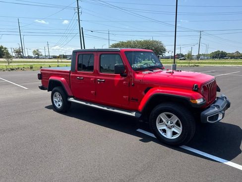 Used 2023 Jeep Gladiator Sport AWD/4WD image 18