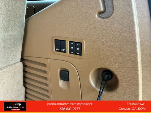 Used 2015 Cadillac Escalade Platinum AWD/4WD image 25