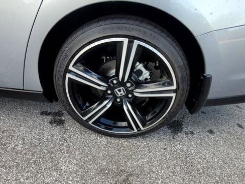 Used 2025 Honda Accord Sport image 9