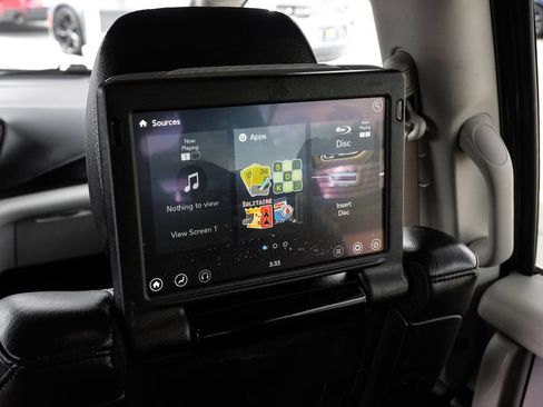 Used 2018 Chrysler Pacifica Touring-L Plus w/ Advanced Safetytec Group FWD image 41