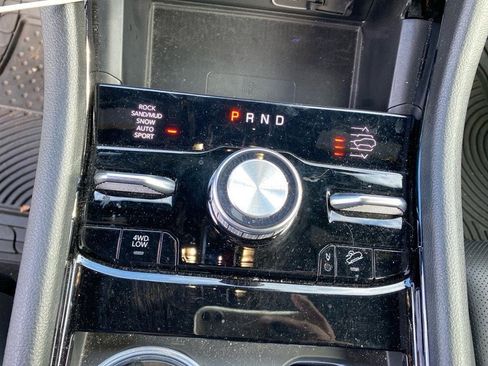 Used 2024 Jeep Grand Cherokee Overland w/ Adv Protech Group III image 8