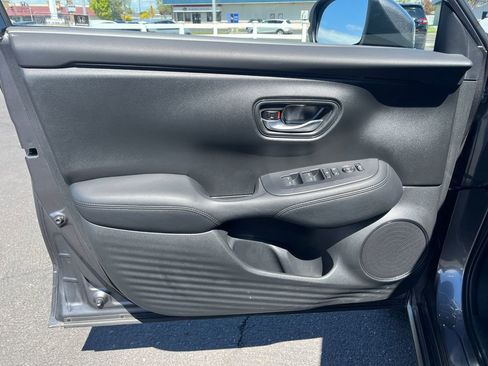 Used 2025 Honda HR-V LX image 11