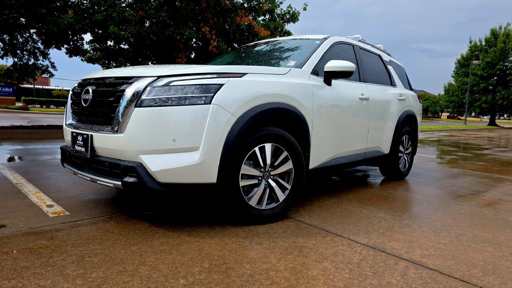 Used 2024 Nissan Pathfinder SL AWD/4WD image 1