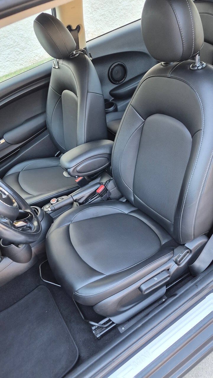 Used 2018 MINI Cooper 2-Door Hardtop FWD image 27