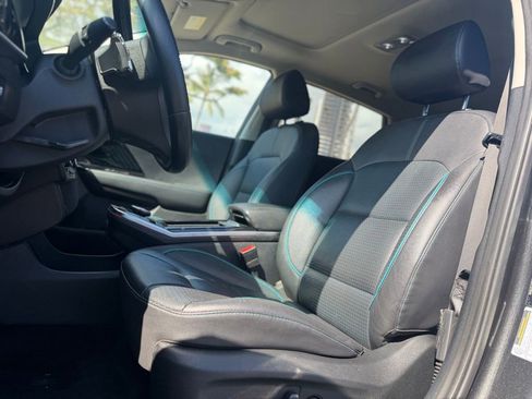 Used 2022 Kia Niro EX Premium FWD image 12