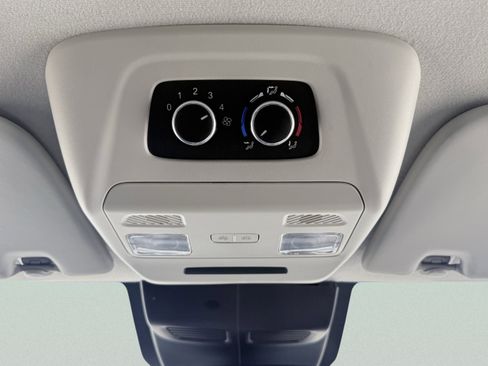 Used 2023 Ford Transit 350 XLT image 39