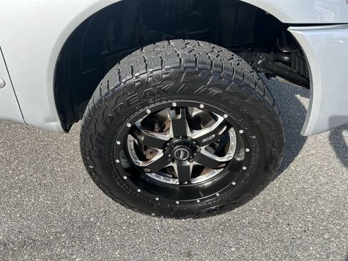 Used 2012 Nissan Titan SV w/ SV Premium Utility Pkg AWD/4WD image 11