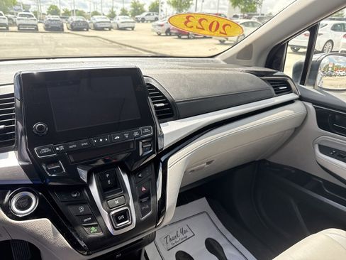Used 2023 Honda Odyssey Touring image 12